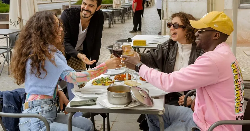 Roteiro de petiscos por Lisboa antiga sem subidas